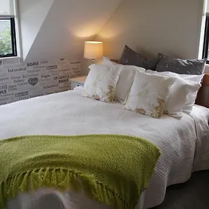 https://4b-on-rearsby.top-hotels-christchurch.com